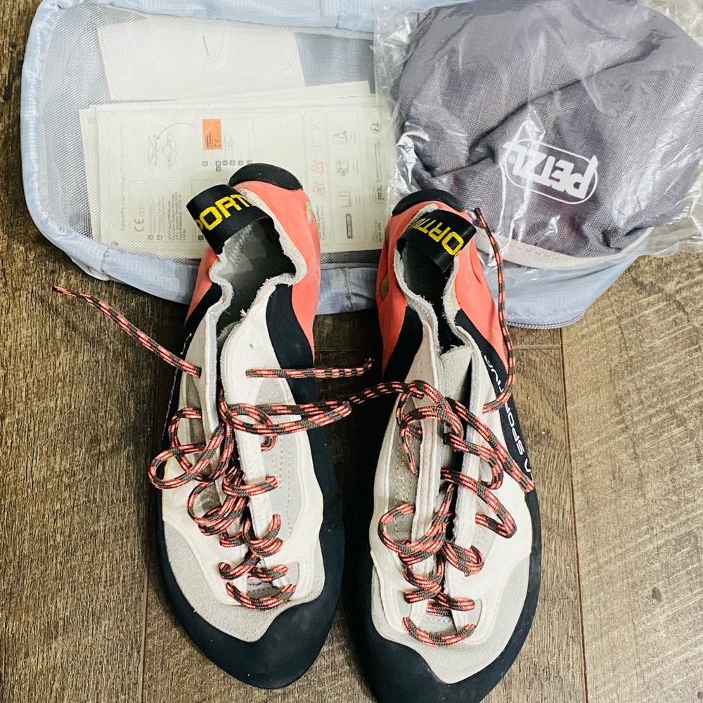 La Sportiva Women's Vibram Xs Edge Climbing Shoe - 38 - Clay / Coral